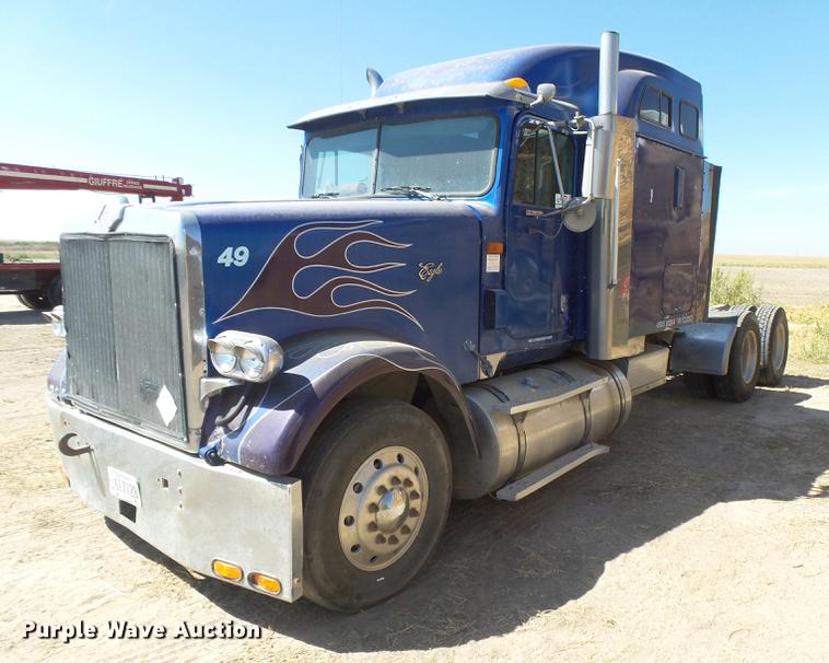 image for item DC3852 1997 International 9300 semi truck