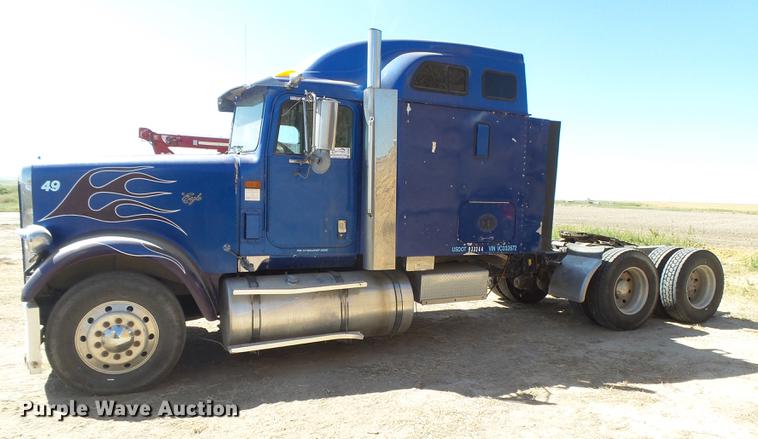 image for item DC3852 1997 International 9300 semi truck