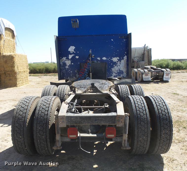 image for item DC3852 1997 International 9300 semi truck