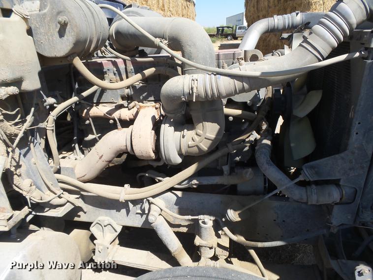 image for item DC3852 1997 International 9300 semi truck