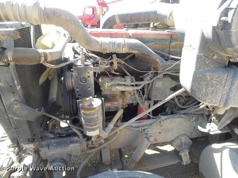 image for item DC3852 1997 International 9300 semi truck