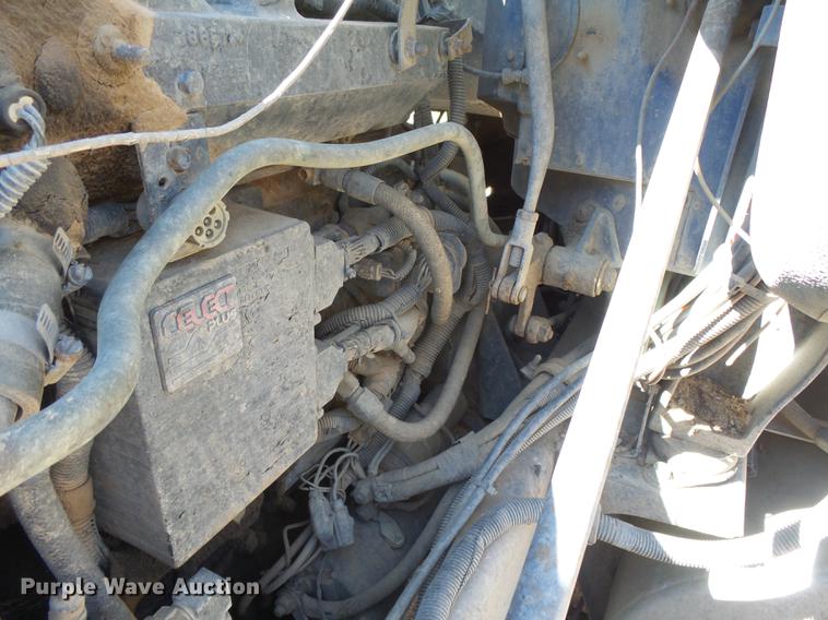 image for item DC3852 1997 International 9300 semi truck