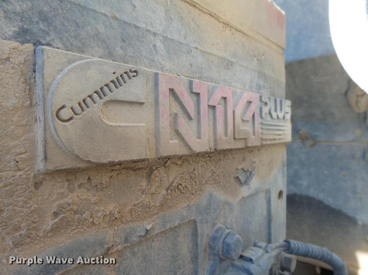 image for item DC3852 1997 International 9300 semi truck