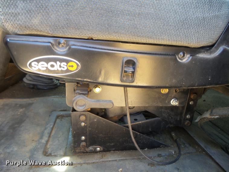 image for item DC3852 1997 International 9300 semi truck