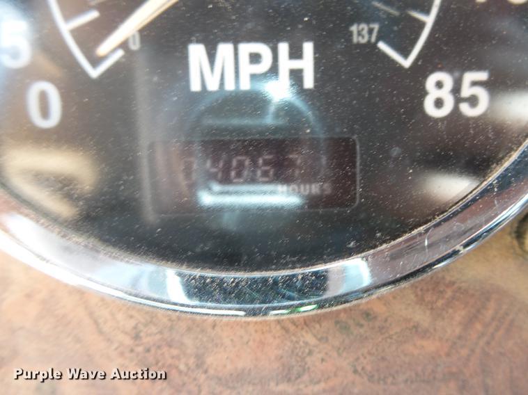 image for item DC3852 1997 International 9300 semi truck