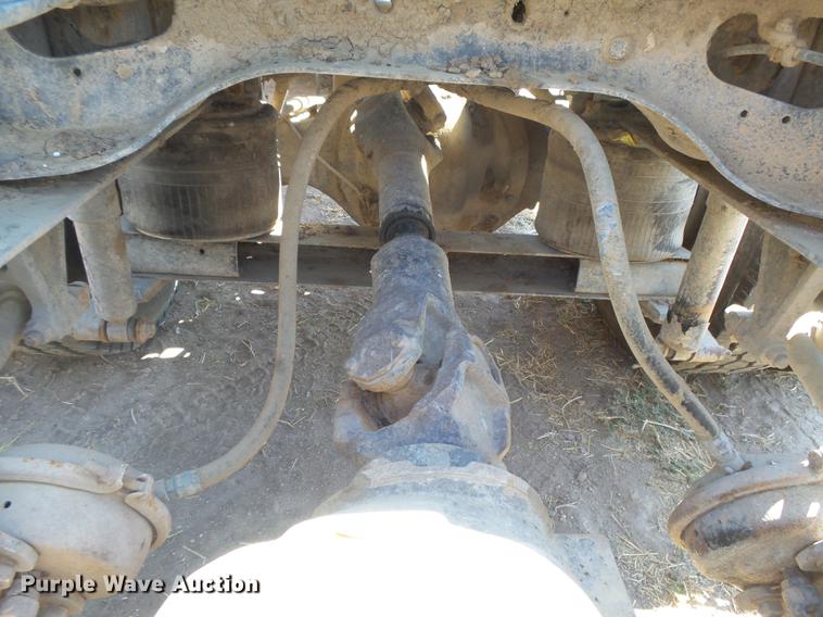 image for item DC3852 1997 International 9300 semi truck