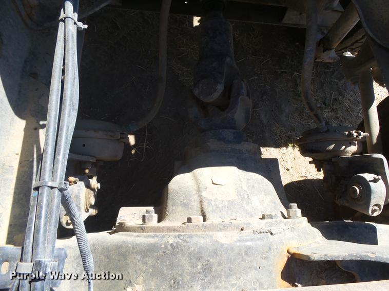 image for item DC3852 1997 International 9300 semi truck