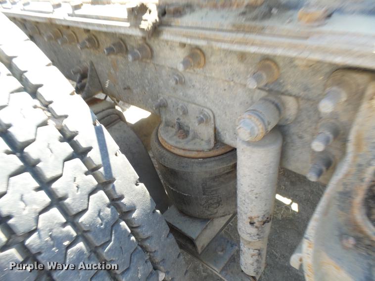 image for item DC3852 1997 International 9300 semi truck