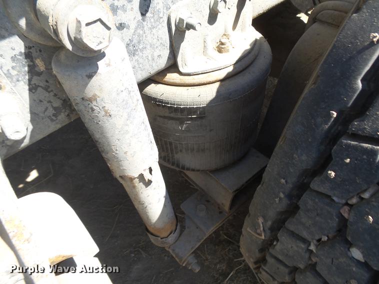 image for item DC3852 1997 International 9300 semi truck