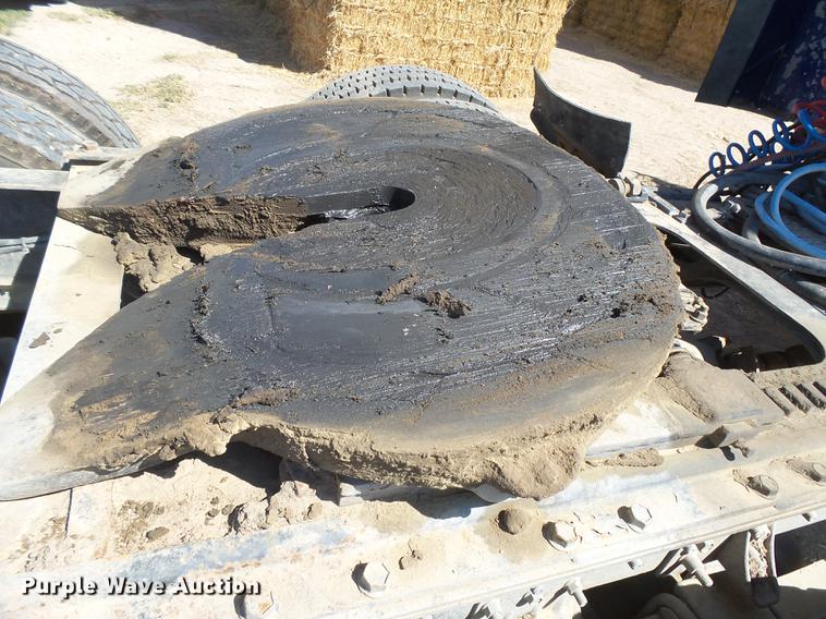 image for item DC3852 1997 International 9300 semi truck