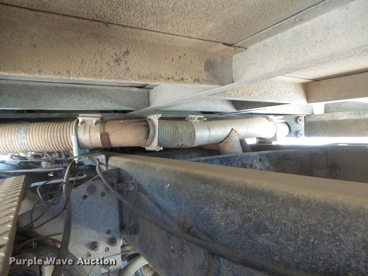 image for item DC3852 1997 International 9300 semi truck