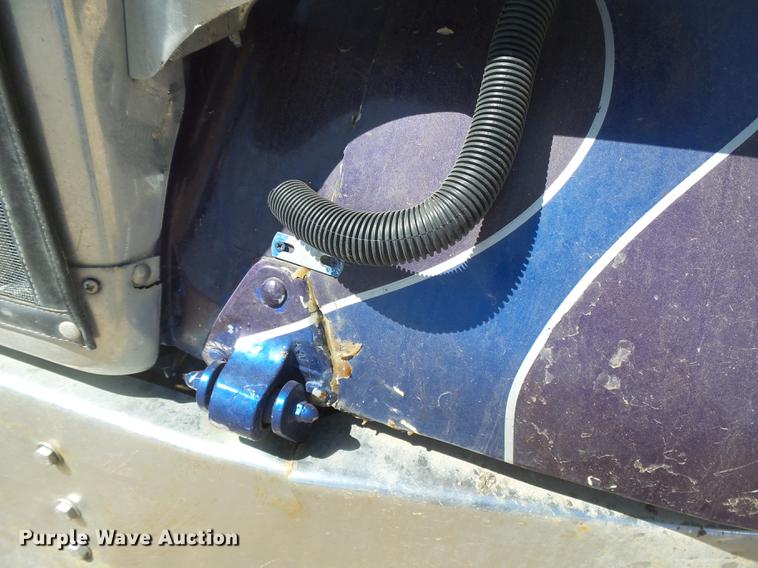 image for item DC3852 1997 International 9300 semi truck