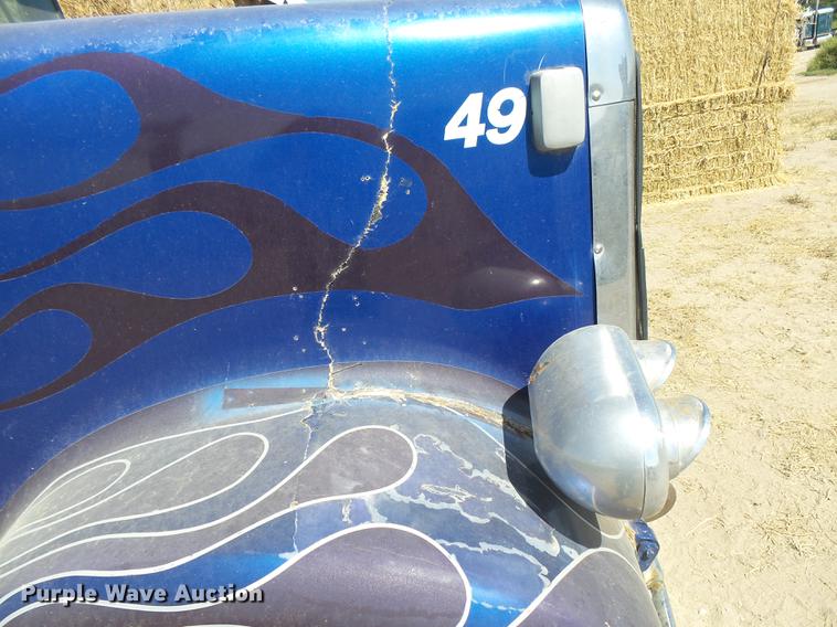 image for item DC3852 1997 International 9300 semi truck