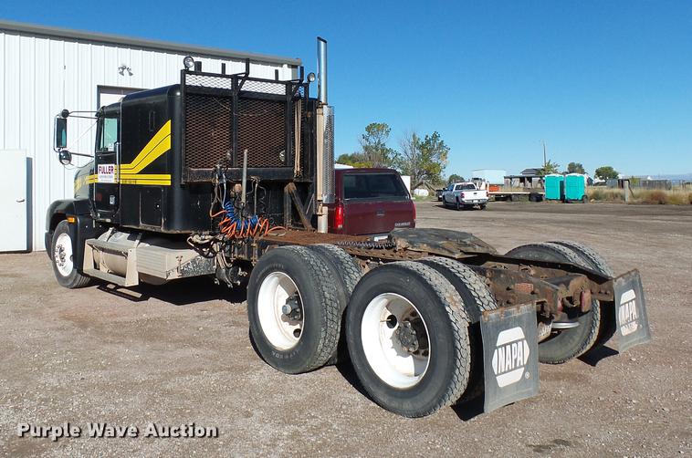 image for item DC6409 1996 Freightliner FLD120 semi truck