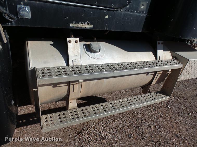 image for item DC6409 1996 Freightliner FLD120 semi truck