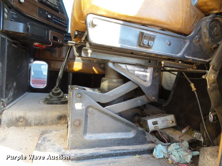 image for item DC6409 1996 Freightliner FLD120 semi truck