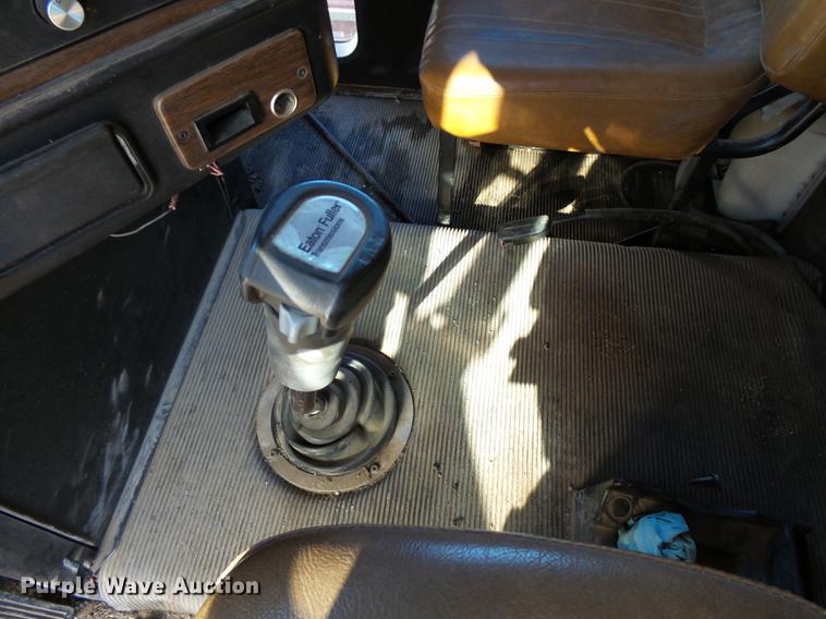 image for item DC6409 1996 Freightliner FLD120 semi truck