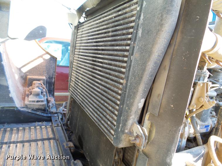 image for item DC6409 1996 Freightliner FLD120 semi truck