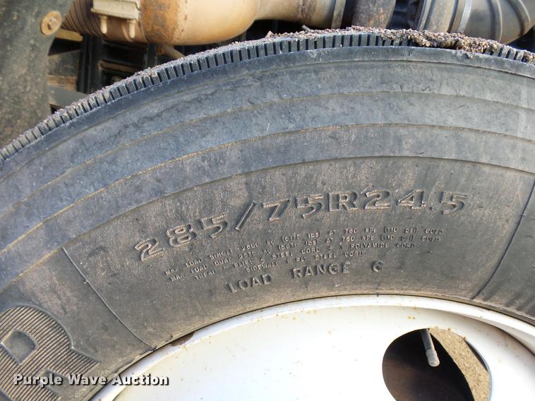 image for item DC6409 1996 Freightliner FLD120 semi truck