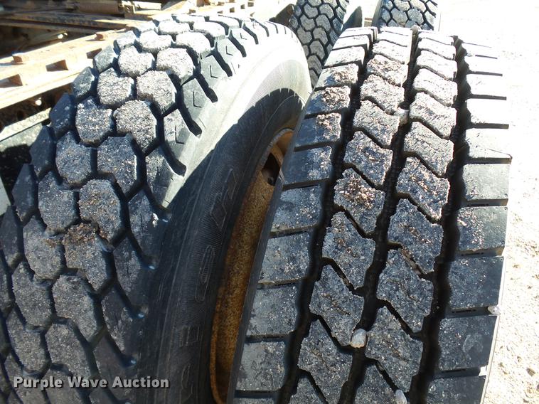 image for item DC6409 1996 Freightliner FLD120 semi truck