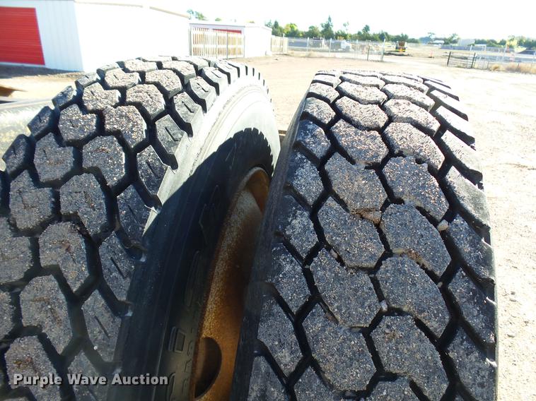 image for item DC6409 1996 Freightliner FLD120 semi truck