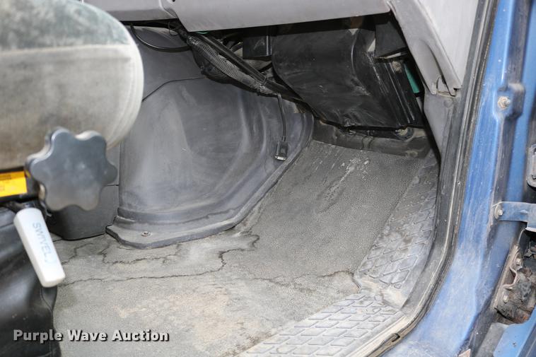 image for item DD0046 2000 Sterling AT9522 semi truck