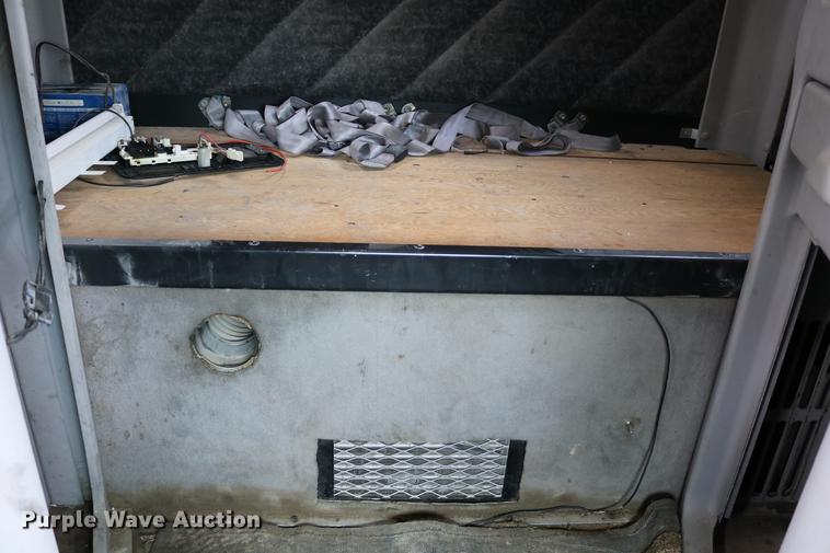 image for item DD0046 2000 Sterling AT9522 semi truck