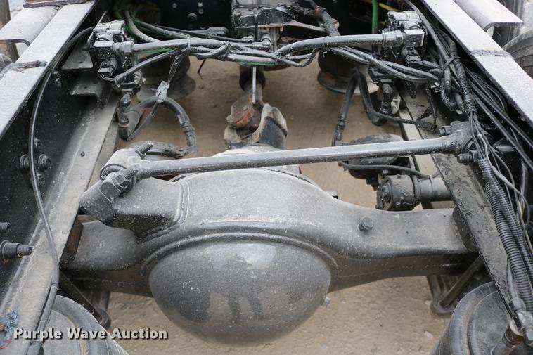 image for item DD0046 2000 Sterling AT9522 semi truck