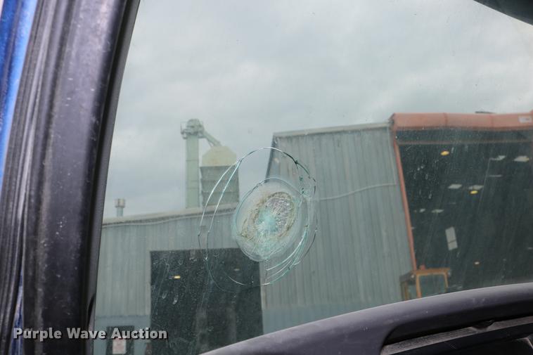 image for item DD0046 2000 Sterling AT9522 semi truck