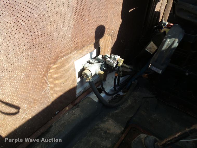 image for item DR9213 1986 International F2575 semi truck