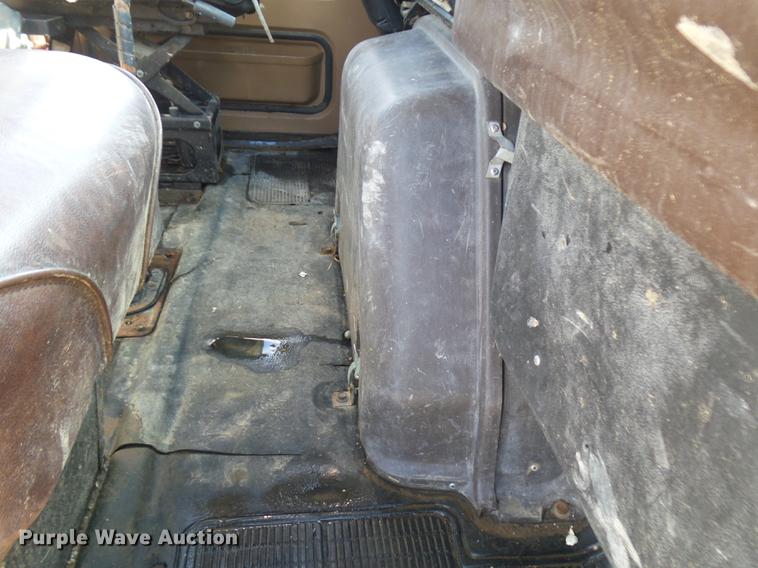 image for item DR9213 1986 International F2575 semi truck