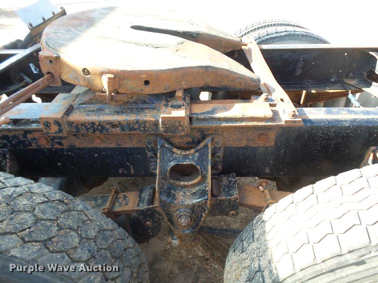 image for item DR9213 1986 International F2575 semi truck