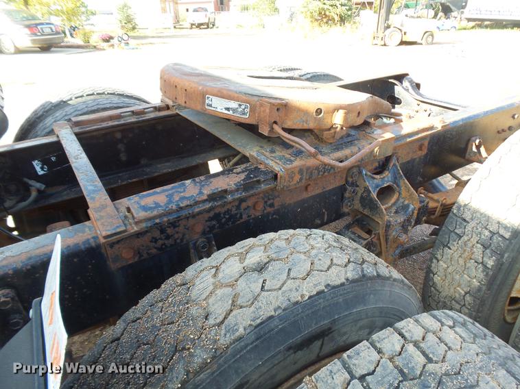 image for item DR9213 1986 International F2575 semi truck