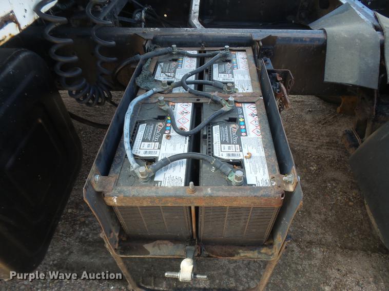 image for item DR9213 1986 International F2575 semi truck