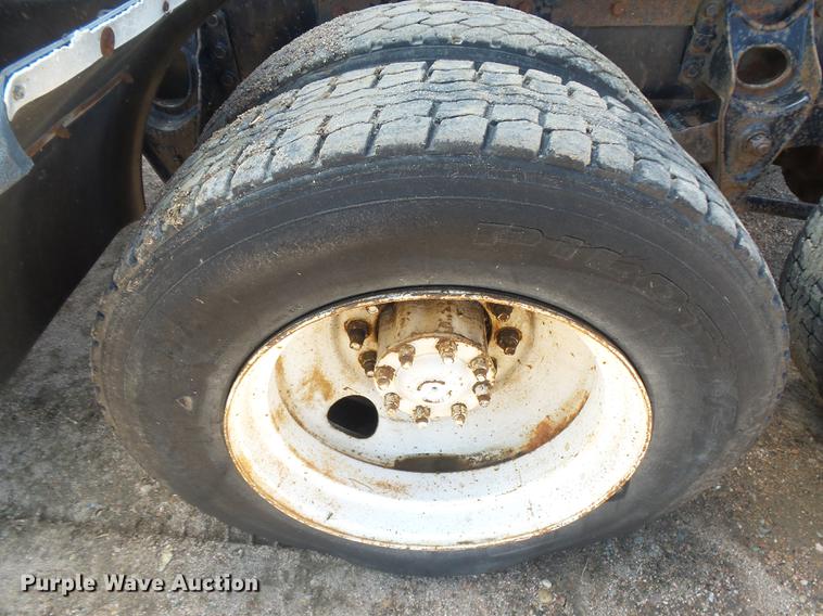 image for item DR9213 1986 International F2575 semi truck