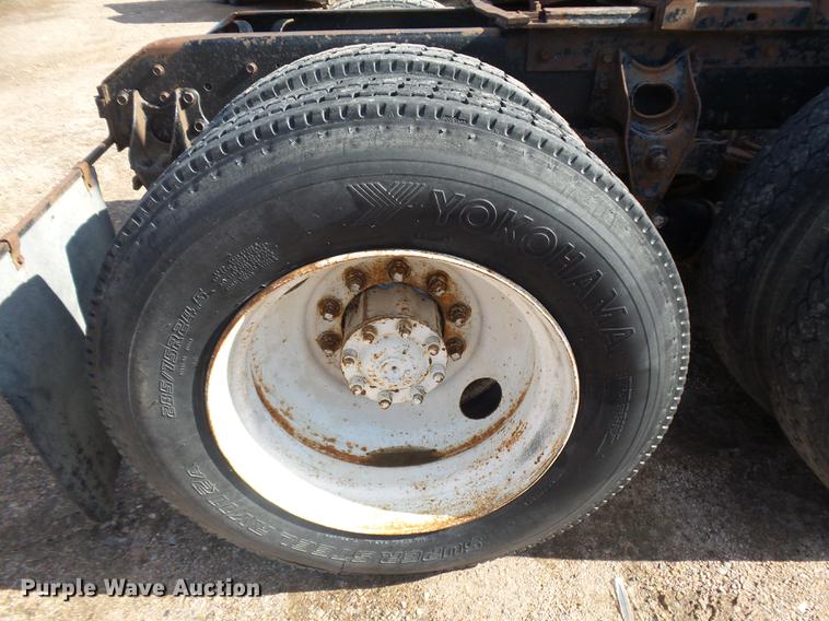 image for item DR9213 1986 International F2575 semi truck