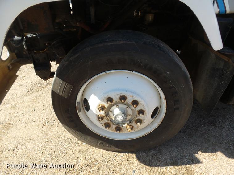 image for item DR9213 1986 International F2575 semi truck