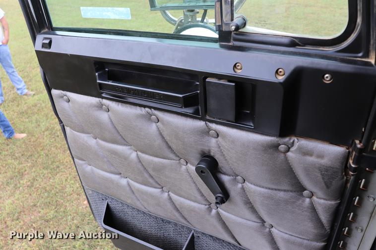 image for item ED9547 2007 Freightliner Classic semi truck