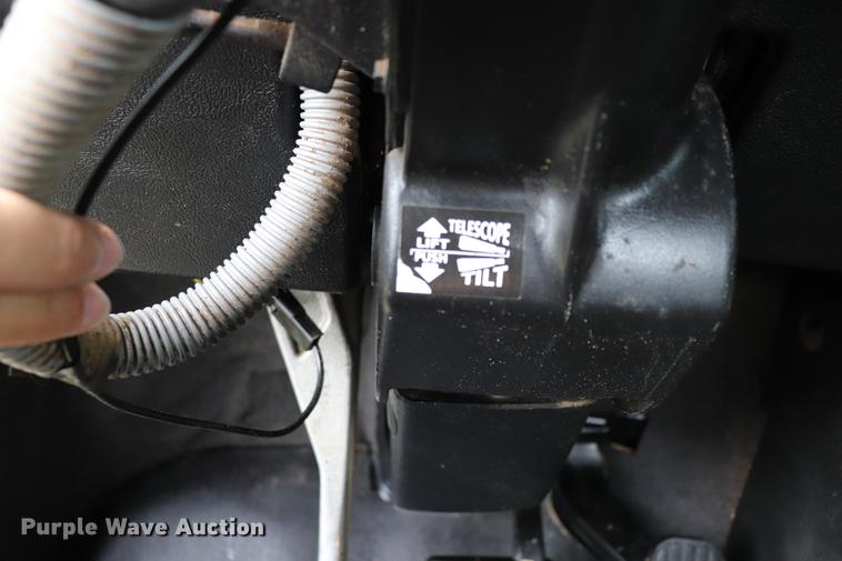 image for item ED9547 2007 Freightliner Classic semi truck