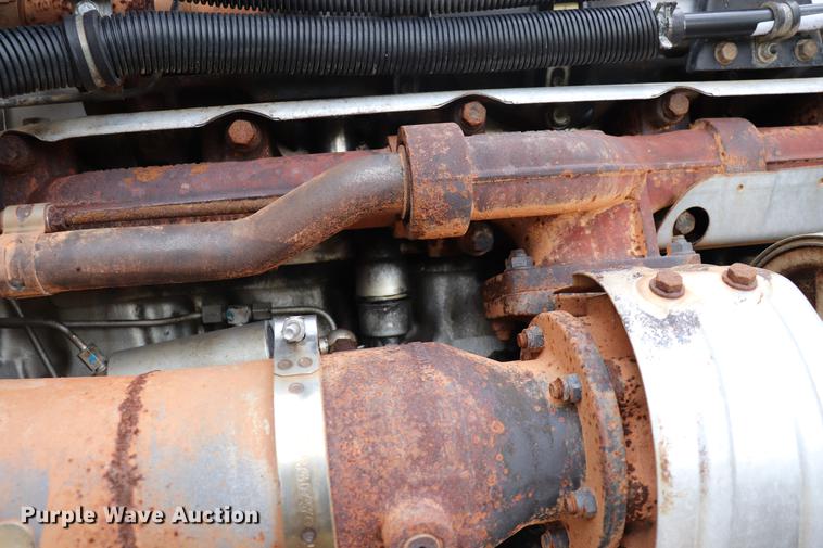 image for item ED9547 2007 Freightliner Classic semi truck