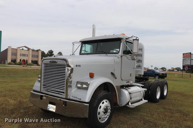 image for item ED9547 2007 Freightliner Classic semi truck