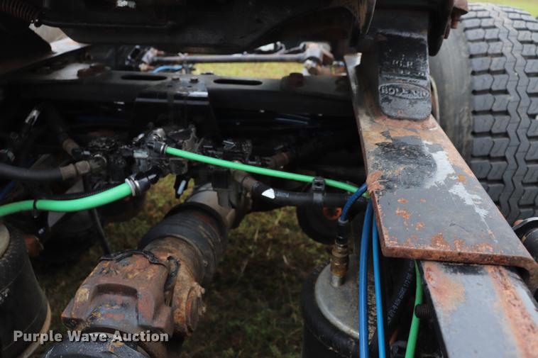 image for item ED9547 2007 Freightliner Classic semi truck