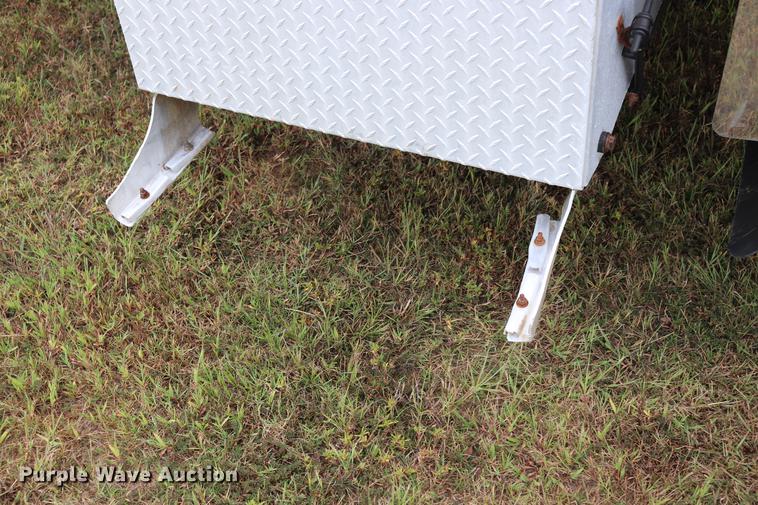 image for item ED9547 2007 Freightliner Classic semi truck