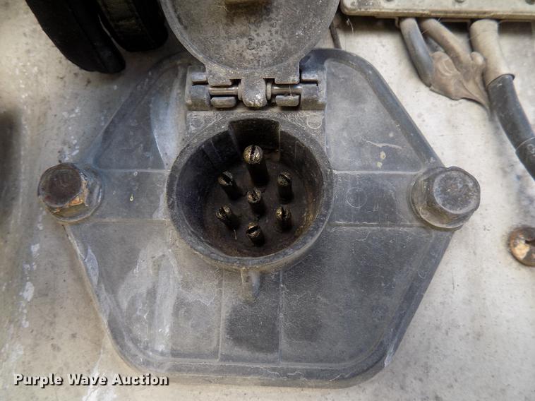 image for item EE9256 1999 Utility refrigerated van trailer