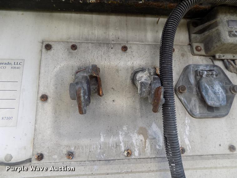 image for item EE9256 1999 Utility refrigerated van trailer