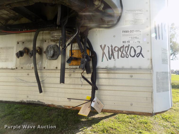 image for item EE9256 1999 Utility refrigerated van trailer