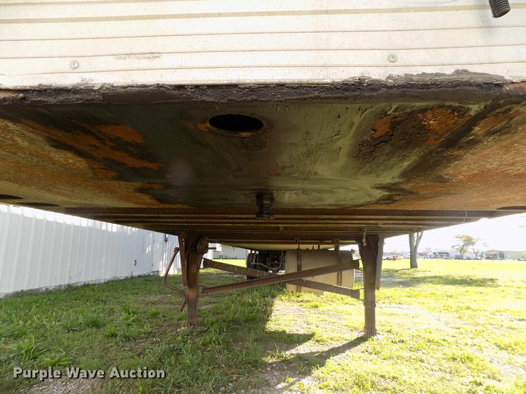 image for item EE9256 1999 Utility refrigerated van trailer