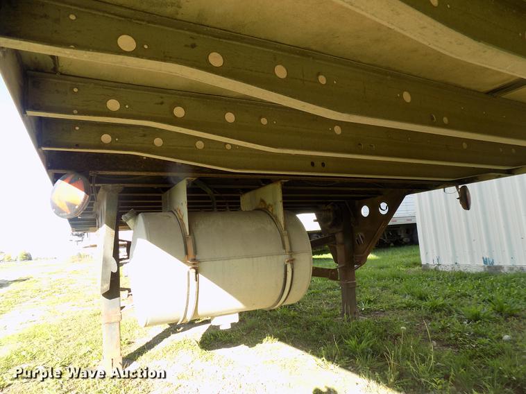 image for item EE9256 1999 Utility refrigerated van trailer