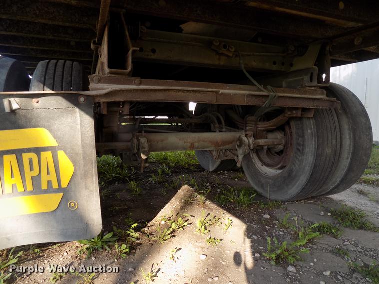 image for item EE9256 1999 Utility refrigerated van trailer