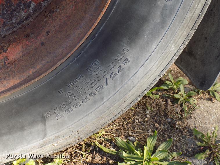 image for item EE9256 1999 Utility refrigerated van trailer